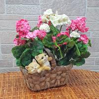 Флористическая композиция Герань, котята 30х45